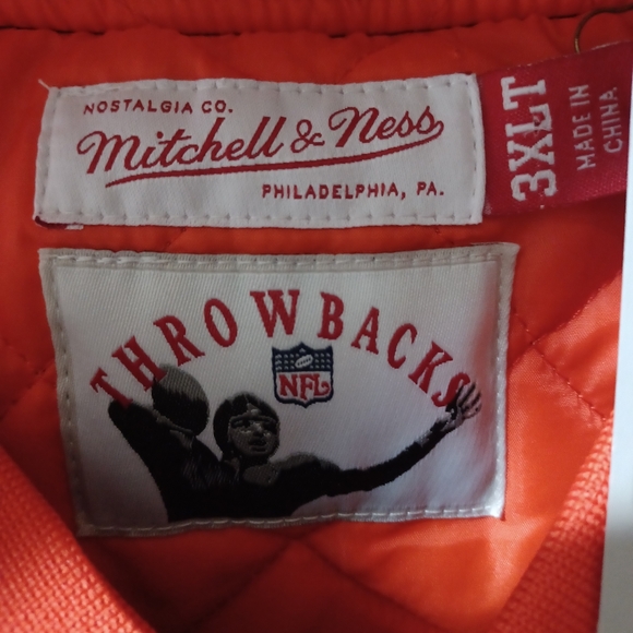 Chicago Bears Mitchell & Ness Heavyweight Satin NFL Fan Varsity Jacket - Picture 12 of 13